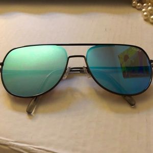 Quay “Livin Large” Sunglasses